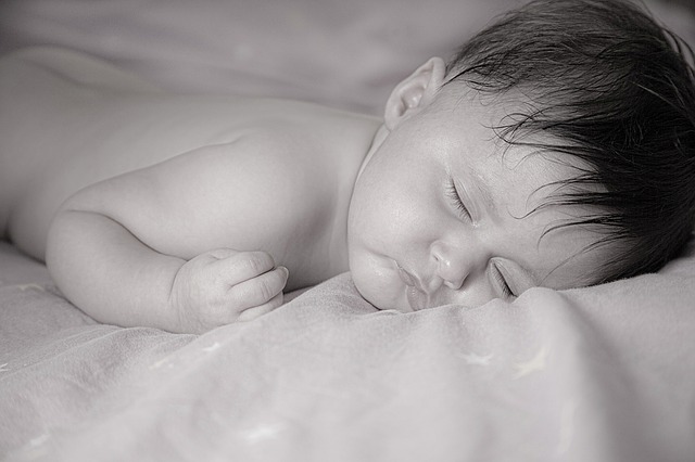 Bild: Babyschlaeft01 (Quelle: pixabay.com)