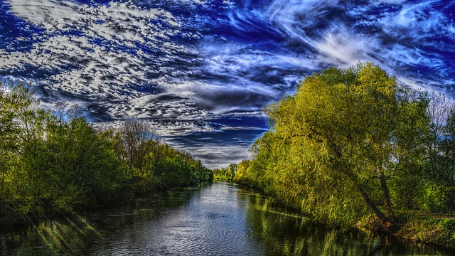 Bild: Flusslauf01 (Quelle: pixabay.com)