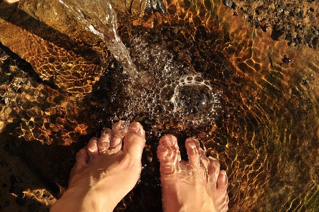 Bild: feet-in-the-water-2124781_640 (Quelle: pixabay.com)